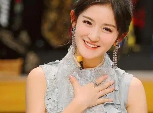 谢娜ins吃瓜,揭秘明星幕后趣事  第1张