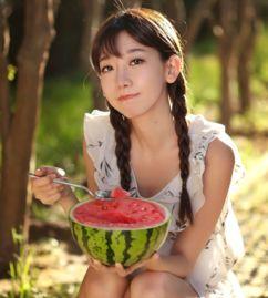 玲妹吃瓜  第1张