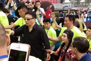 吃瓜群众是社会群体吗,揭秘社会群体的独特现象  第1张