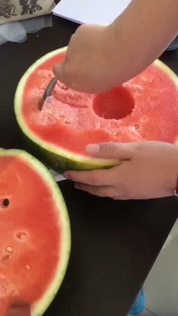 吃别人的瓜指的是,吃别人的瓜，品味他人的故事  第1张